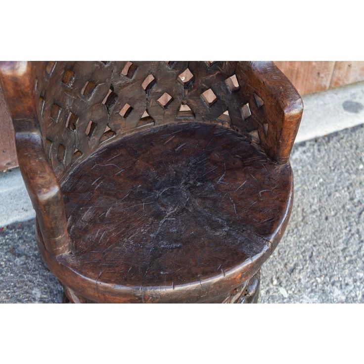 NIGERIAN YORUBA CARVED FIGURAL CHAIR