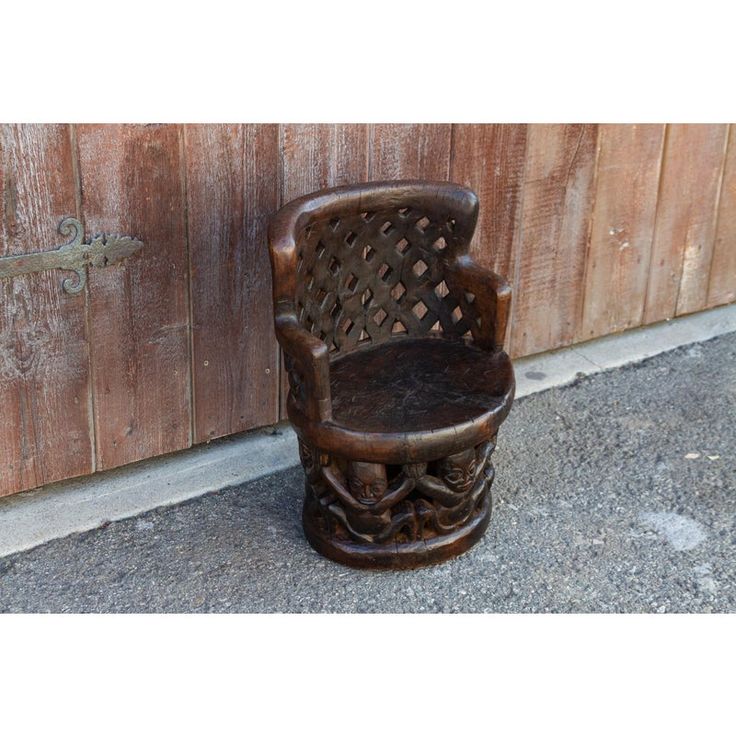 NIGERIAN YORUBA CARVED FIGURAL CHAIR