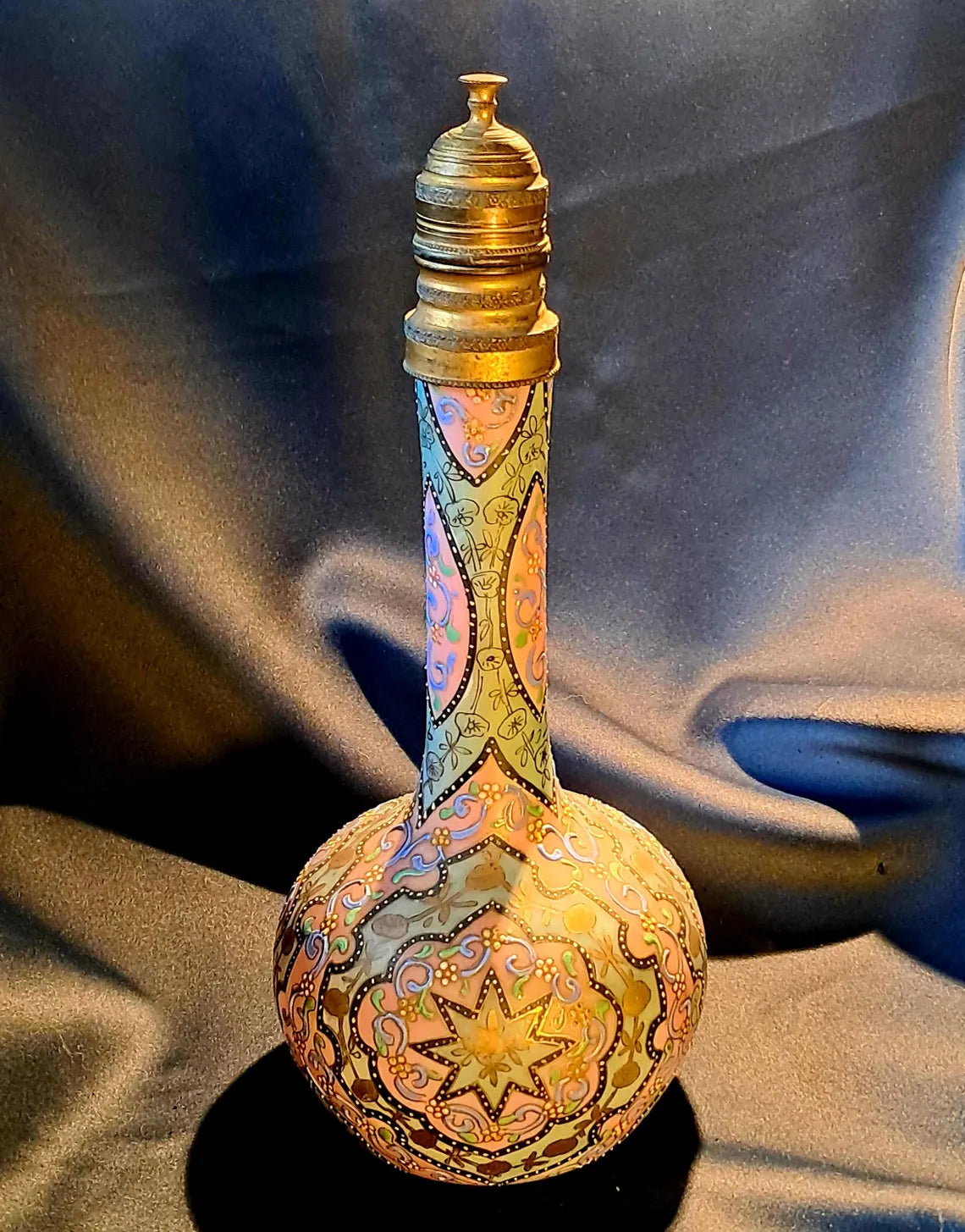 THOMAS WEBB, BUILBOUS VASE