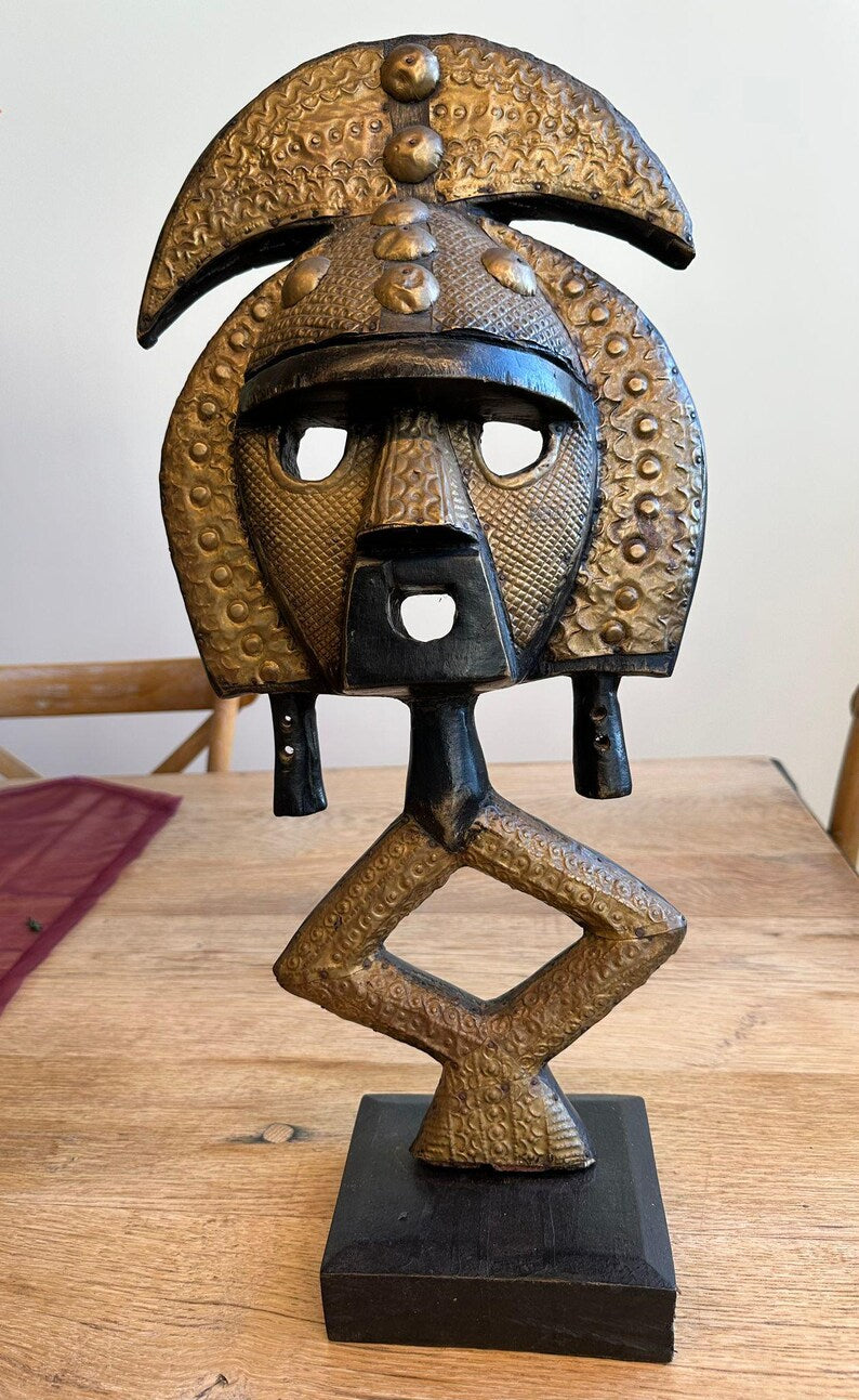 BENIN WOODEN FIGURE