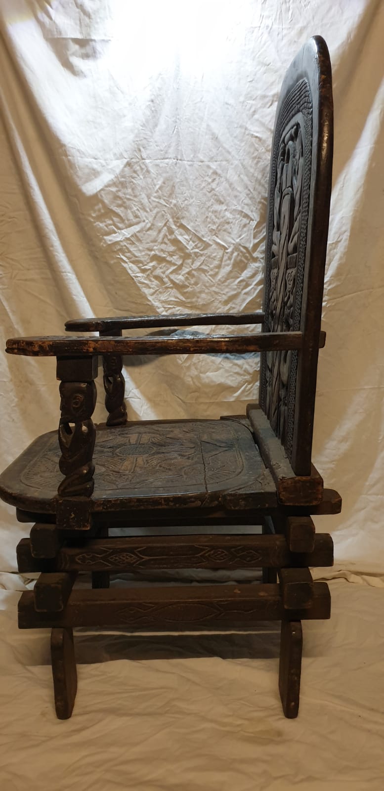 RARE TRONE DU CHEF BAMILEKE ( Ouest Cameroun)