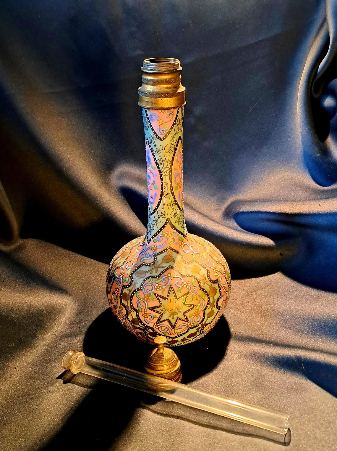 THOMAS WEBB, BUILBOUS VASE
