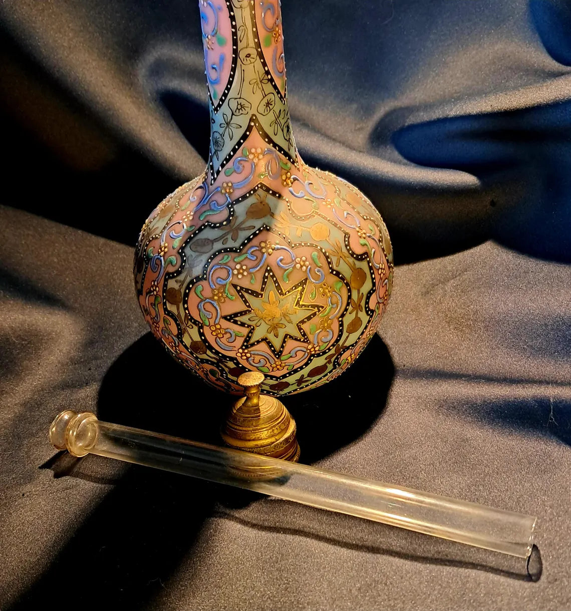 THOMAS WEBB, BUILBOUS VASE